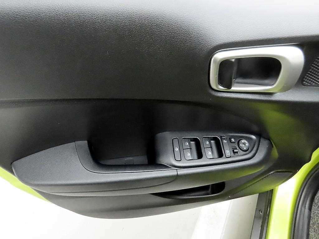 HYUNDAI Venue - Vista 11