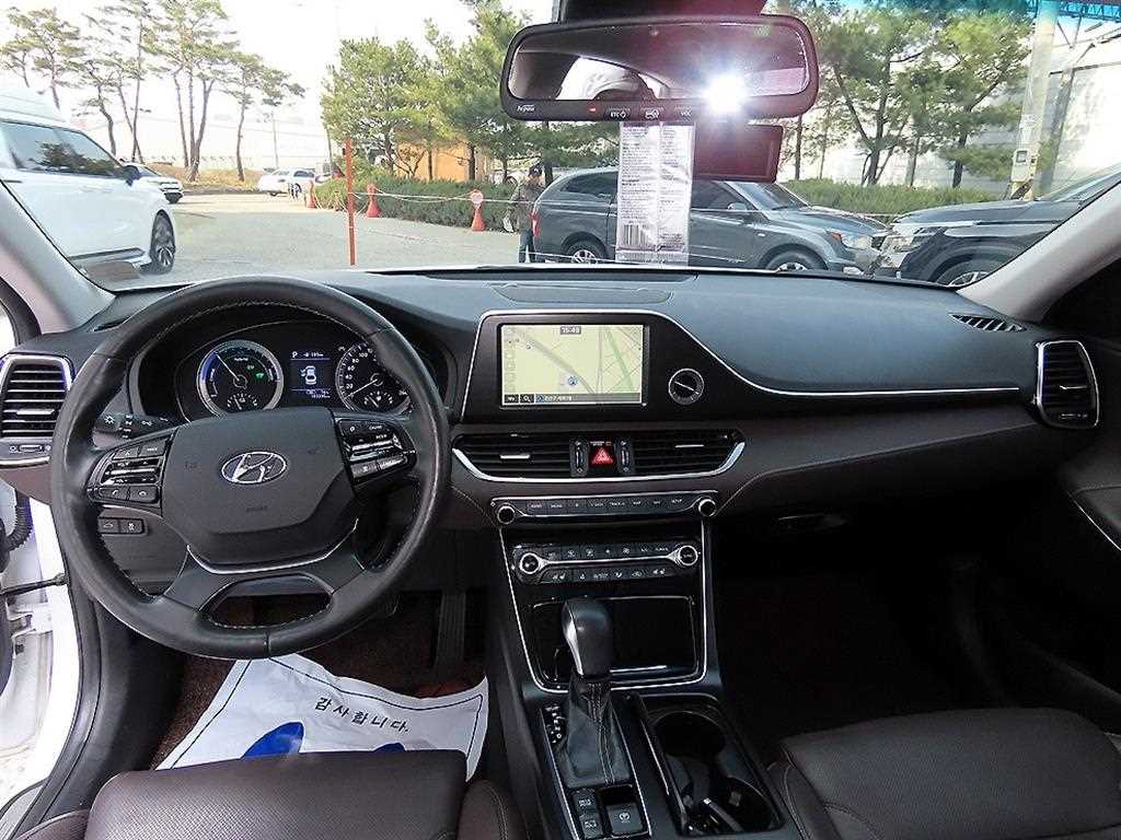 HYUNDAI Grandeur - Vista 7