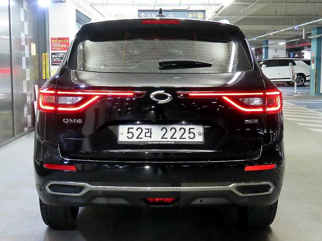 SAMSUNG QM6 - Vista 5