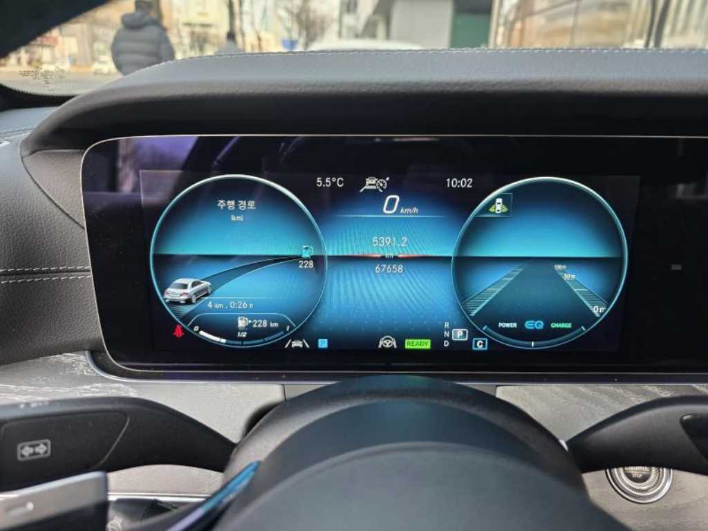 Mercedes Benz E class - Vista 12