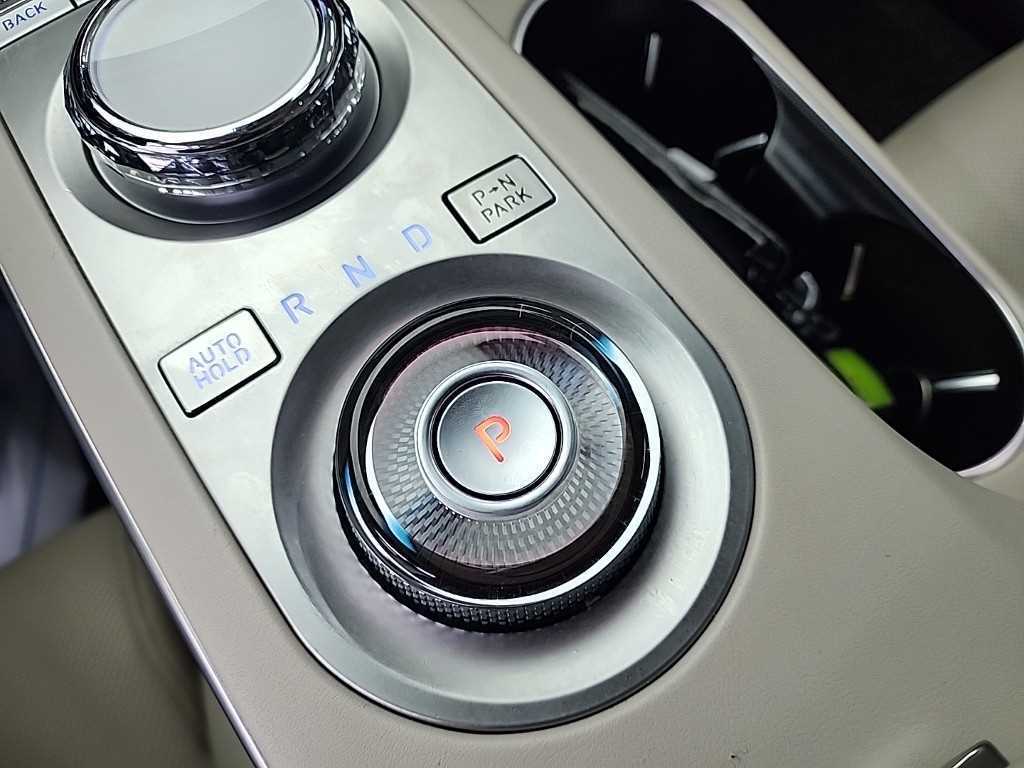 Genesis GV70 - Vista 8