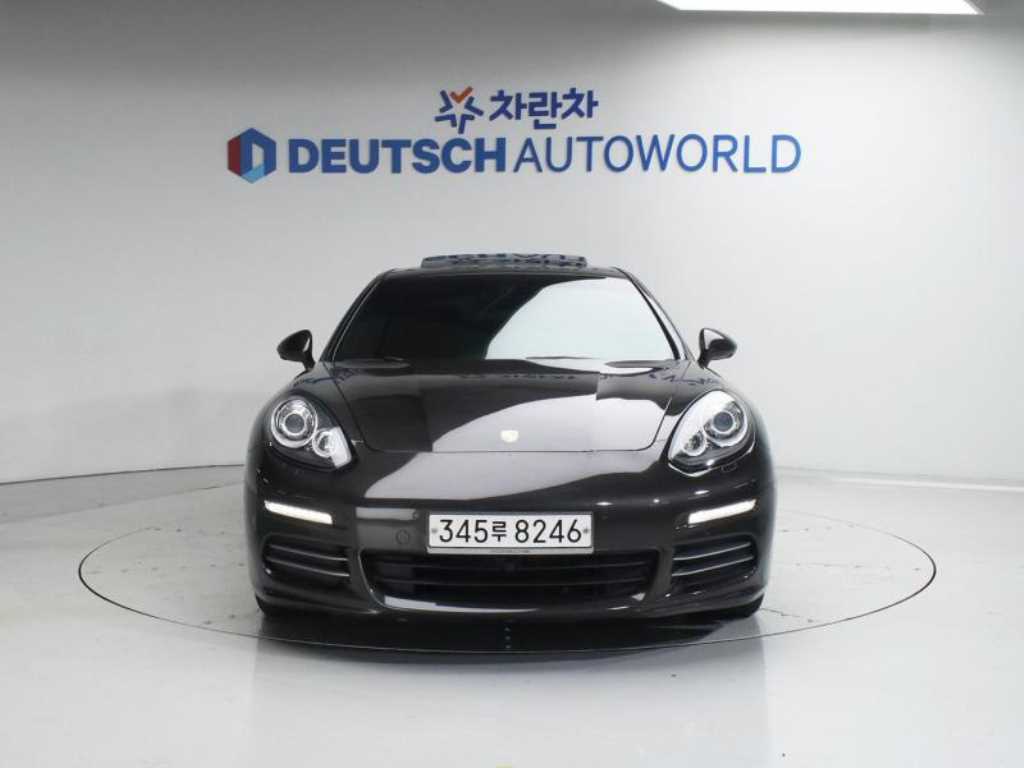 Porsche Panamera - Vista 3