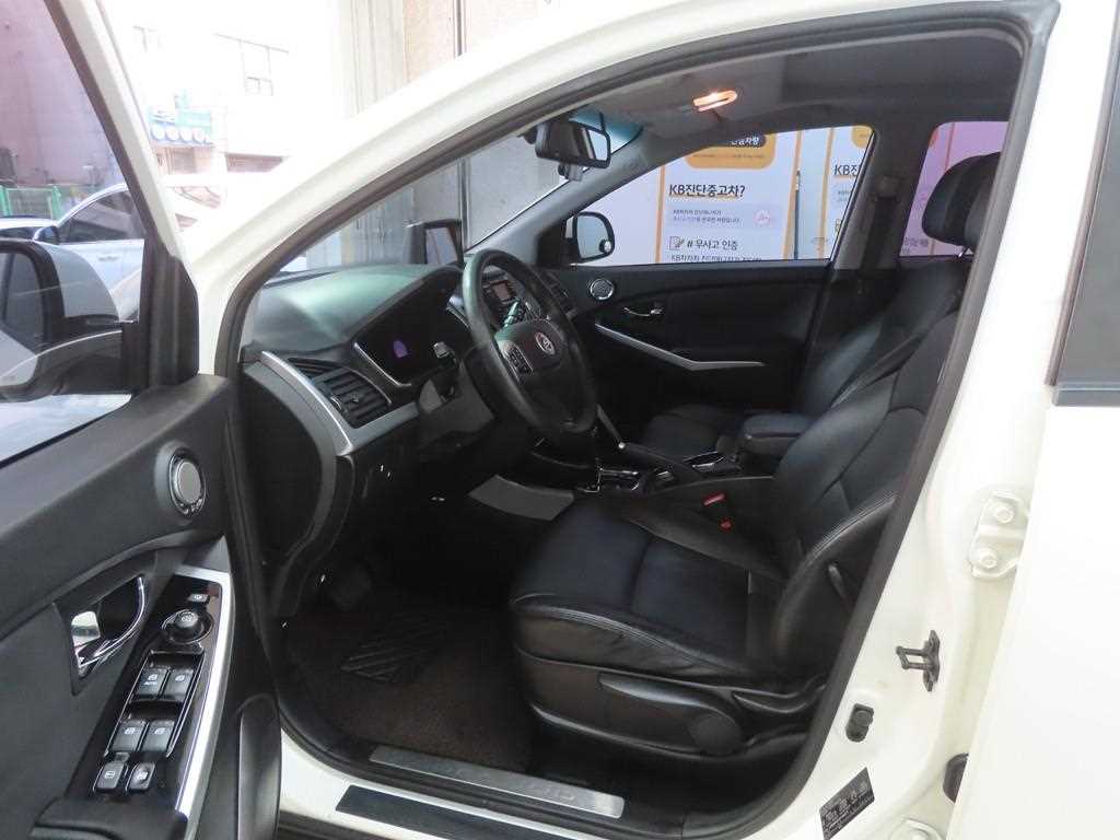 Ssangyong Korando - Vista 5