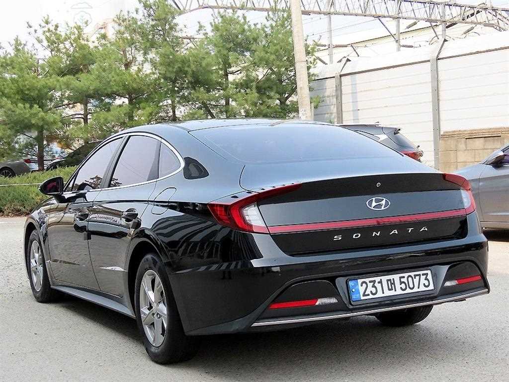 HYUNDAI Sonata - Vista 3