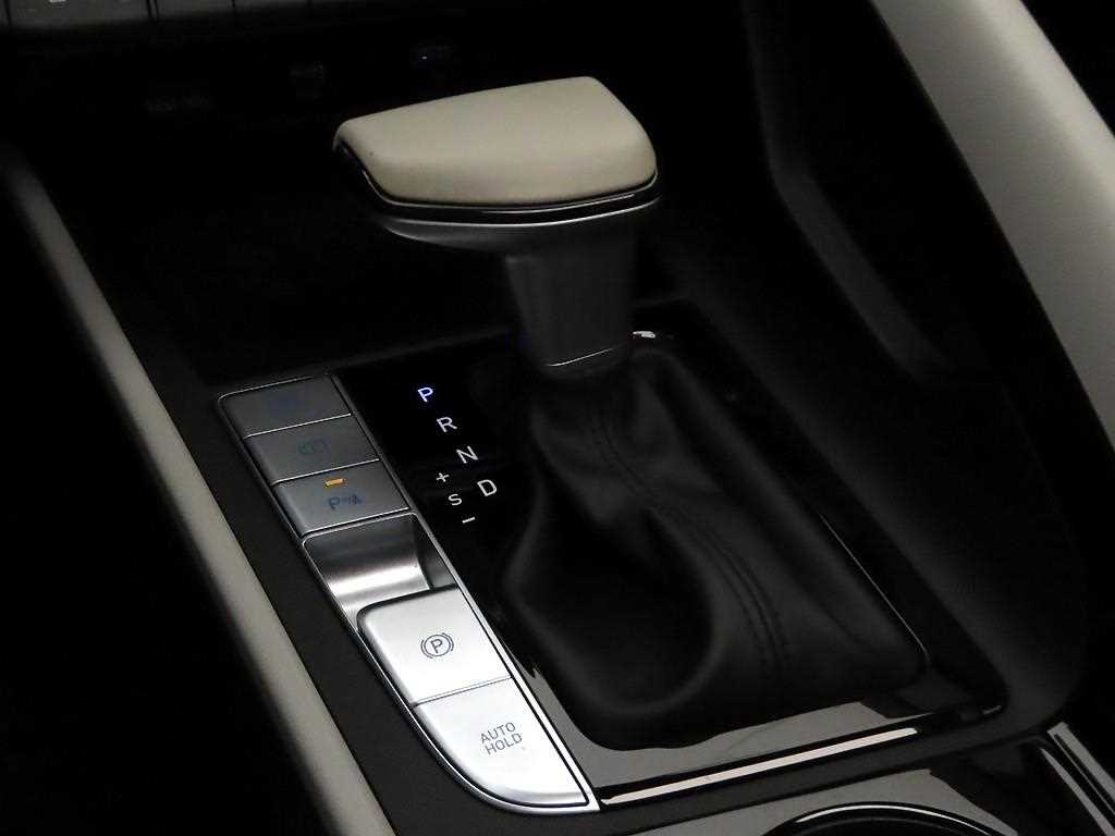 HYUNDAI Avante - Vista 10