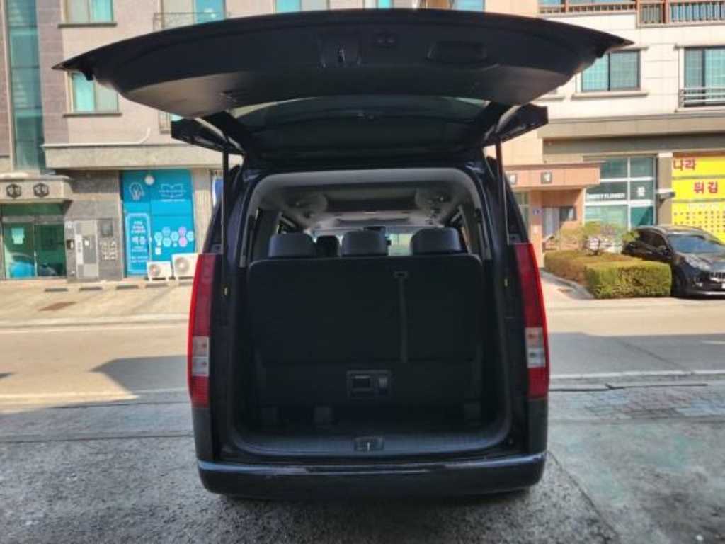 HYUNDAI Staria - Vista 3