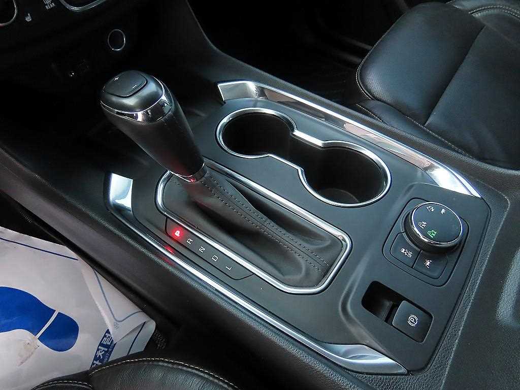 Chevrolet Travers - Vista 10