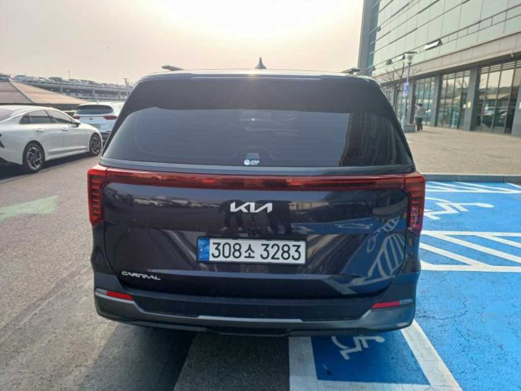 KIA Carnival - Vista 5