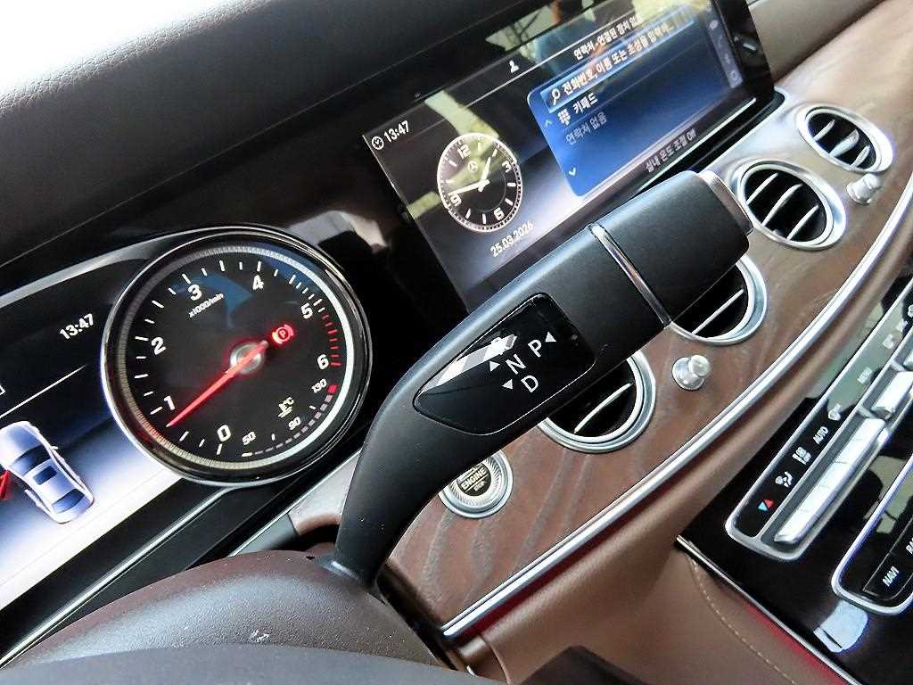 Mercedes Benz E class - Vista 11