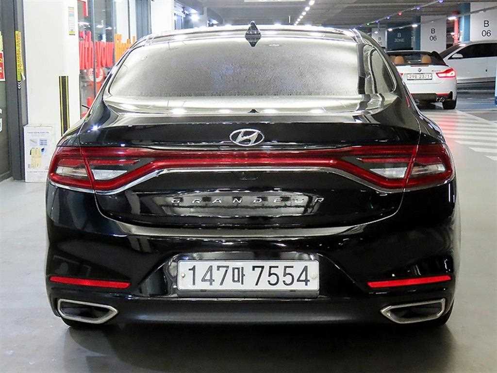 HYUNDAI Grandeur - Vista 5