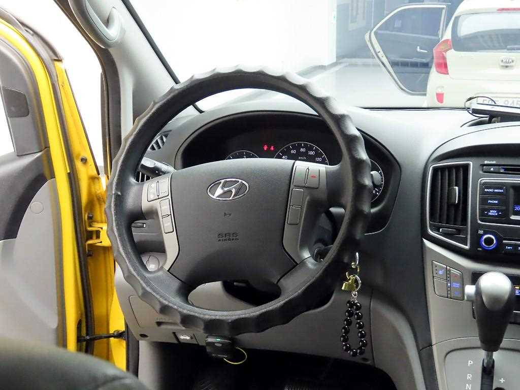 HYUNDAI Starex - Vista 8