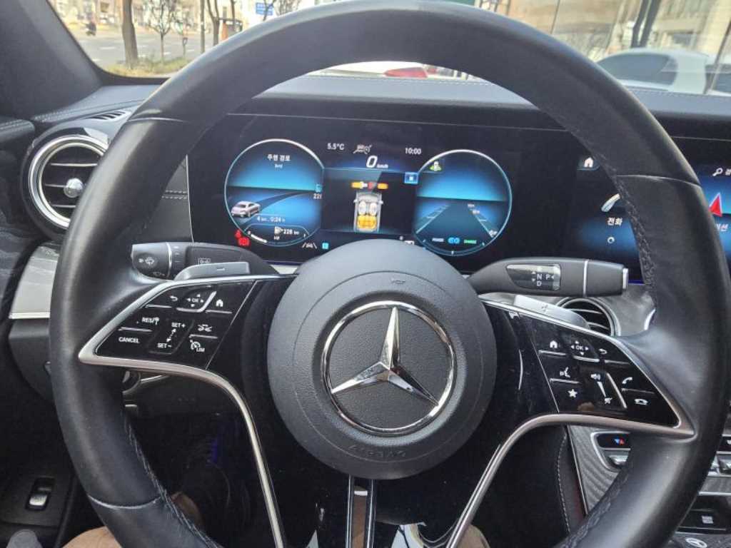 Mercedes Benz E class - Vista 6