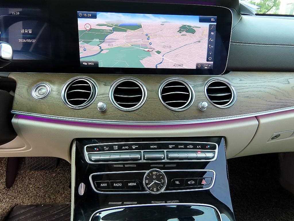 Mercedes Benz E class 2018 Negro - Importación desde Corea - HF Imports Iquique - Foto 13