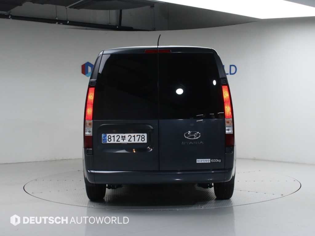 HYUNDAI Staria - Vista 4