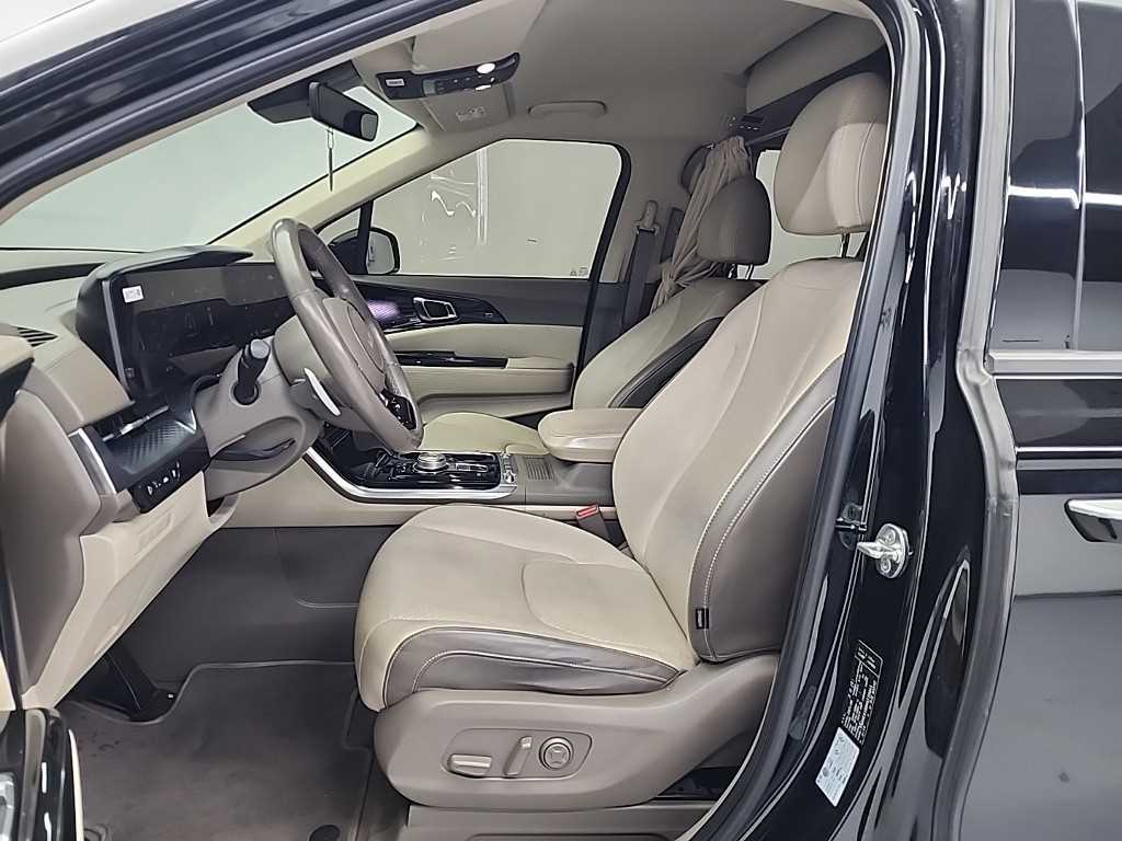 KIA Carnival - Vista 11