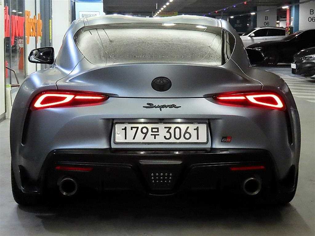 Toyota Supra - Vista 5