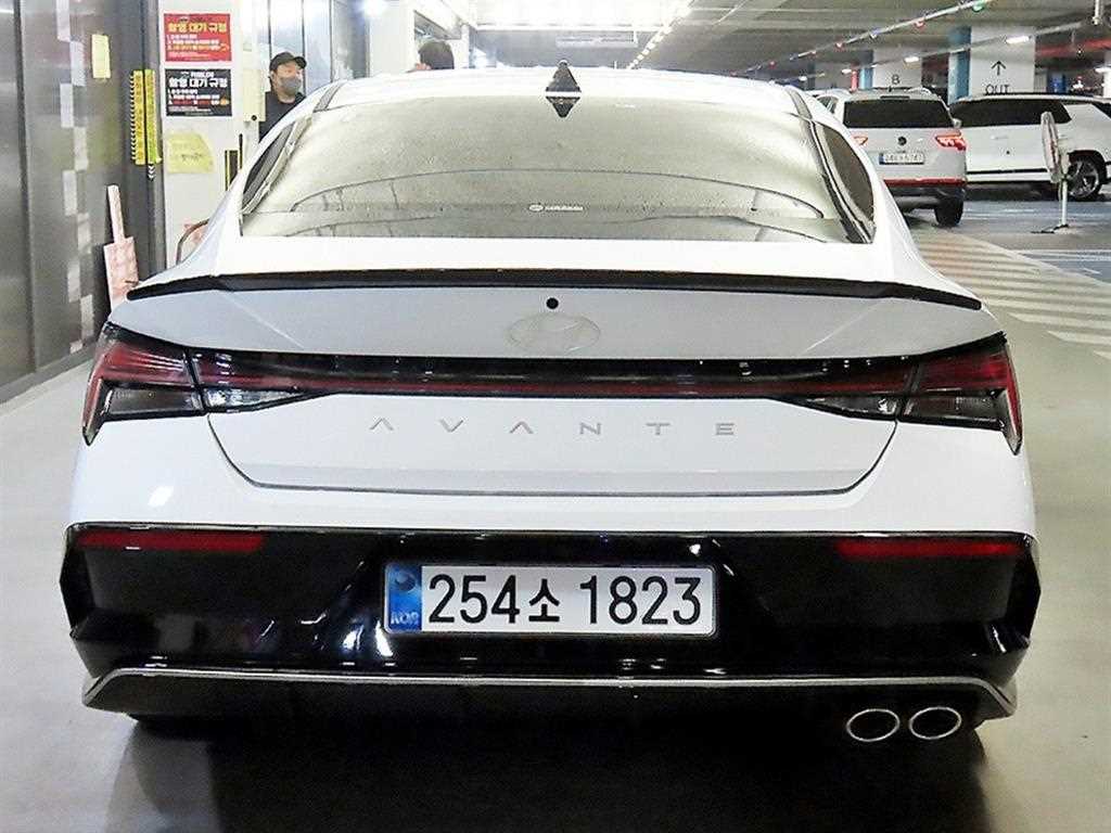 HYUNDAI Avante - Vista 5