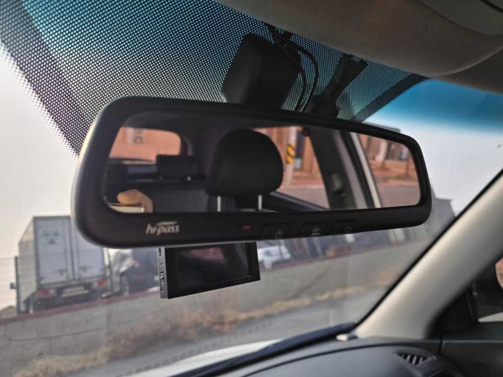 Ssangyong Tivoli - Vista 12