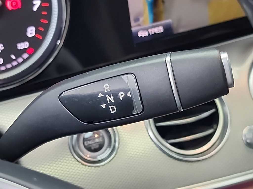 Mercedes Benz E class - Vista 8