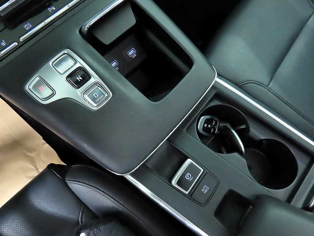 HYUNDAI Grandeur - Vista 10