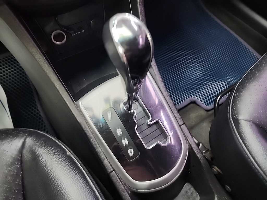 HYUNDAI Accent - Vista 8