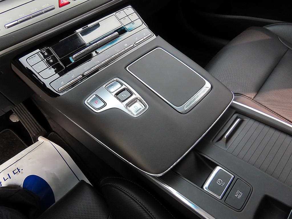 HYUNDAI Grandeur - Vista 10