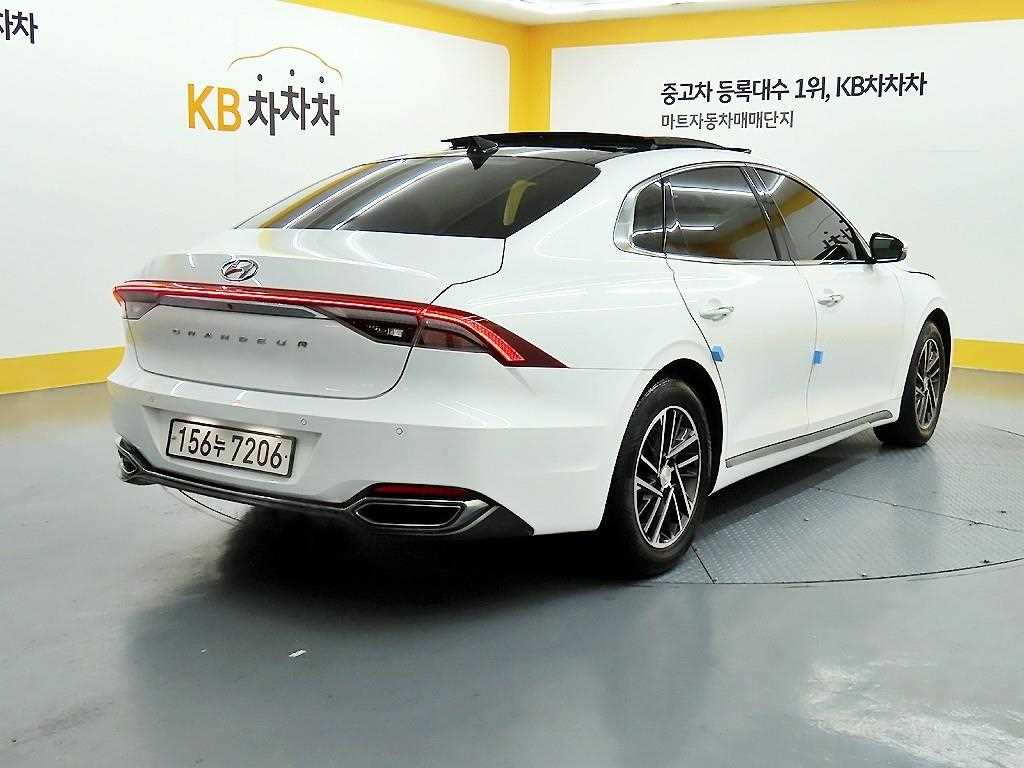 HYUNDAI Grandeur - Vista 4