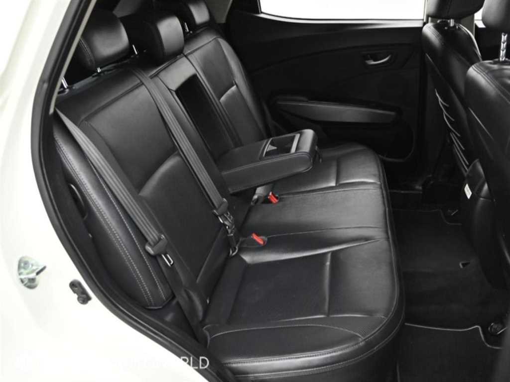 Ssangyong Tivoli - Vista 12