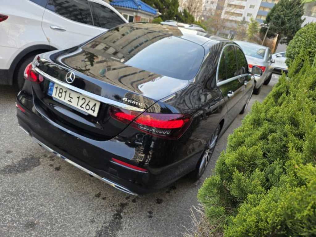 Mercedes Benz E class - Vista 5