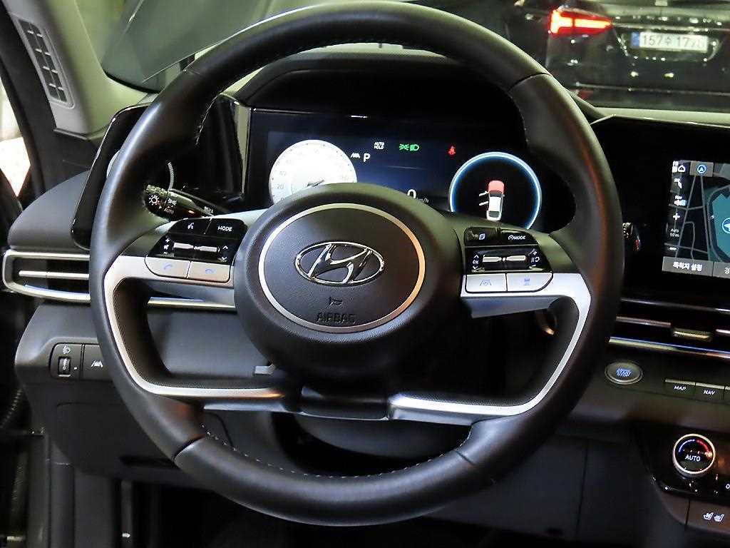 HYUNDAI Avante - Vista 8