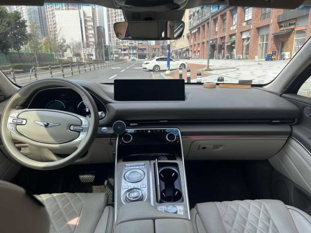 Genesis GV80 - Vista 6