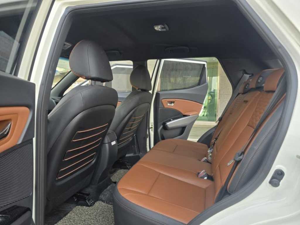 Ssangyong Tivoli - Vista 9