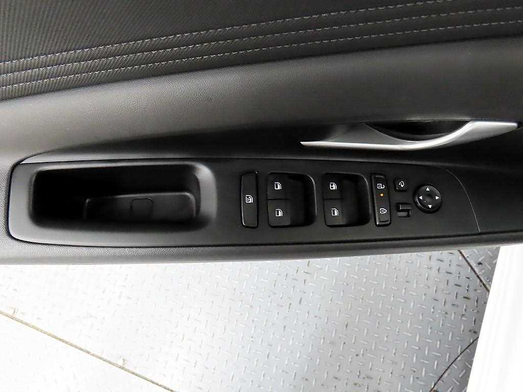 HYUNDAI Avante - Vista 11