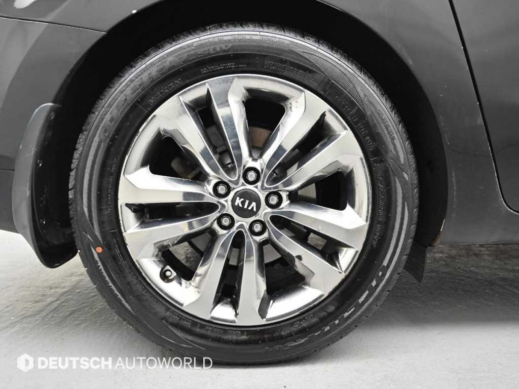 KIA Carnival - Vista 5