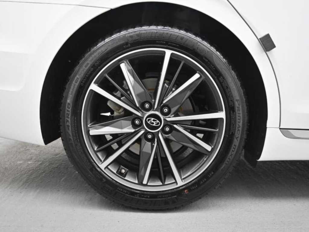 HYUNDAI Grandeur - Vista 5