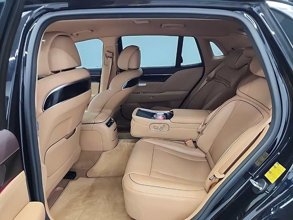 Genesis G90 - Vista 12