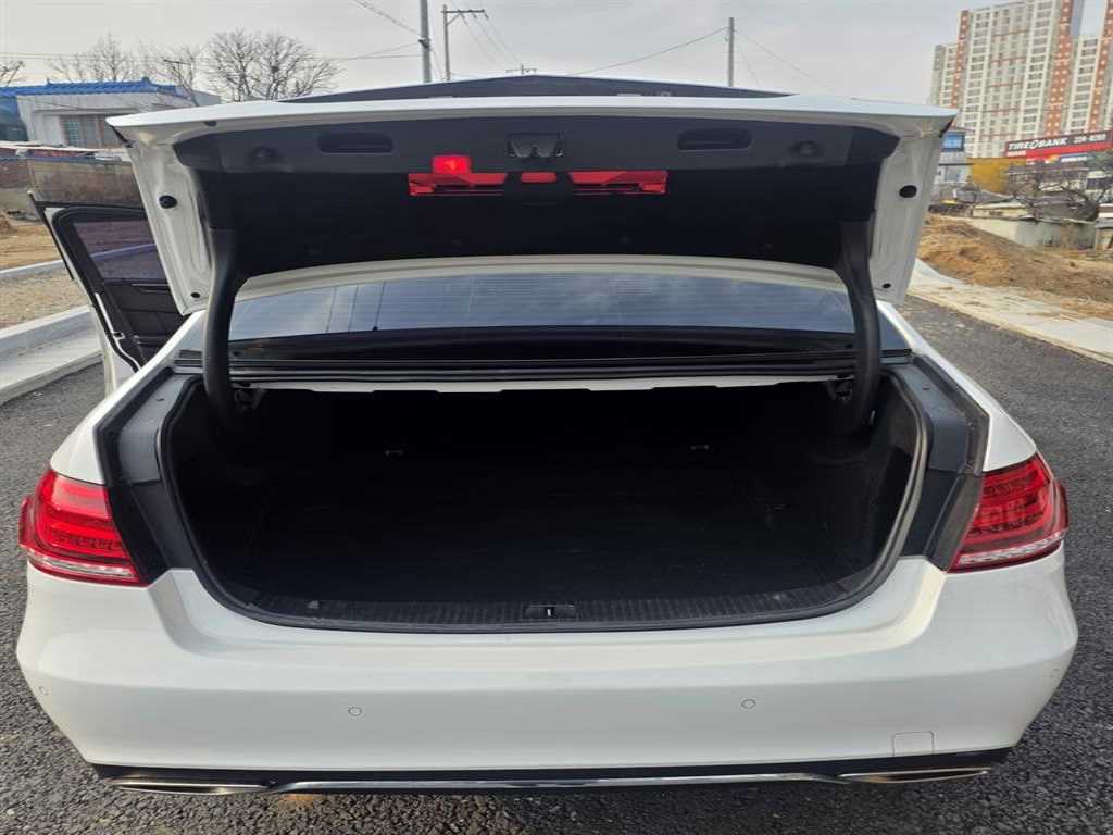 Mercedes Benz E class 2016 Blanco - Importación desde Corea - HF Imports Iquique - Foto 13