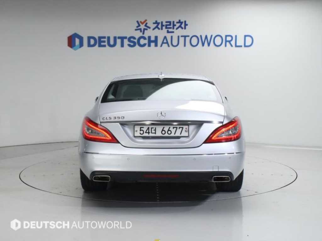 Mercedes Benz CLS Class - Vista 4
