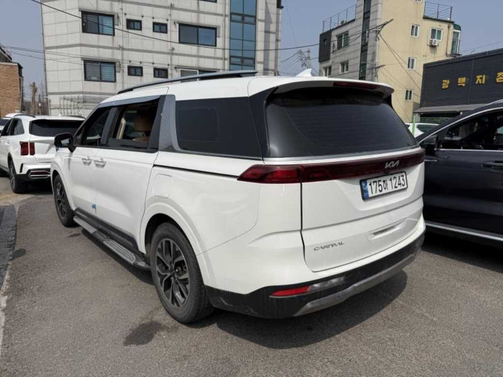 KIA Carnival - Vista 4