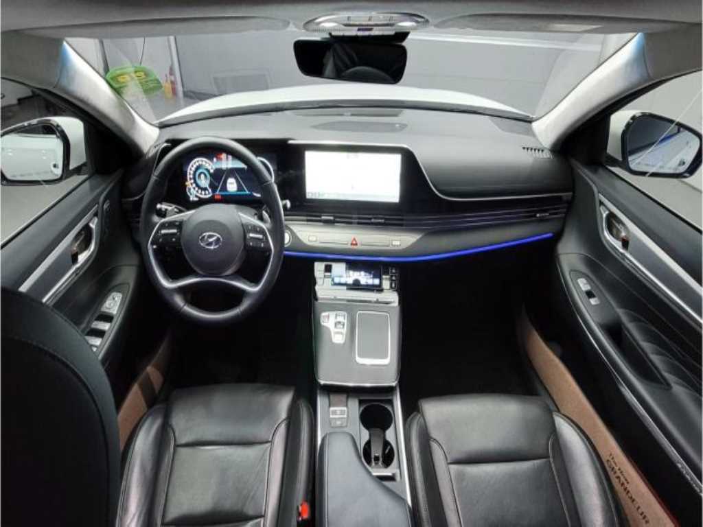 HYUNDAI Grandeur - Vista 5