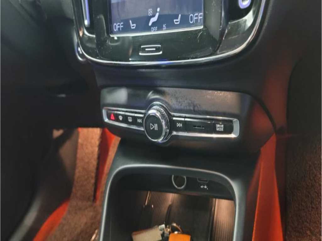 Volvo XC40 - Vista 9