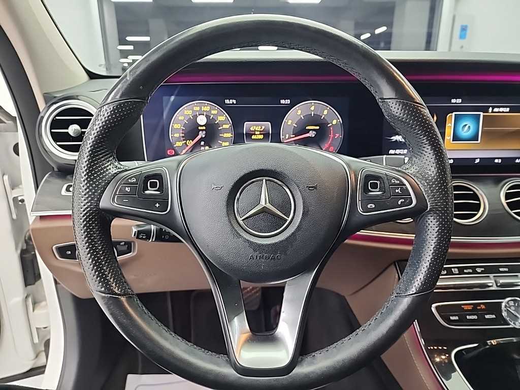 Mercedes Benz E class - Vista 9