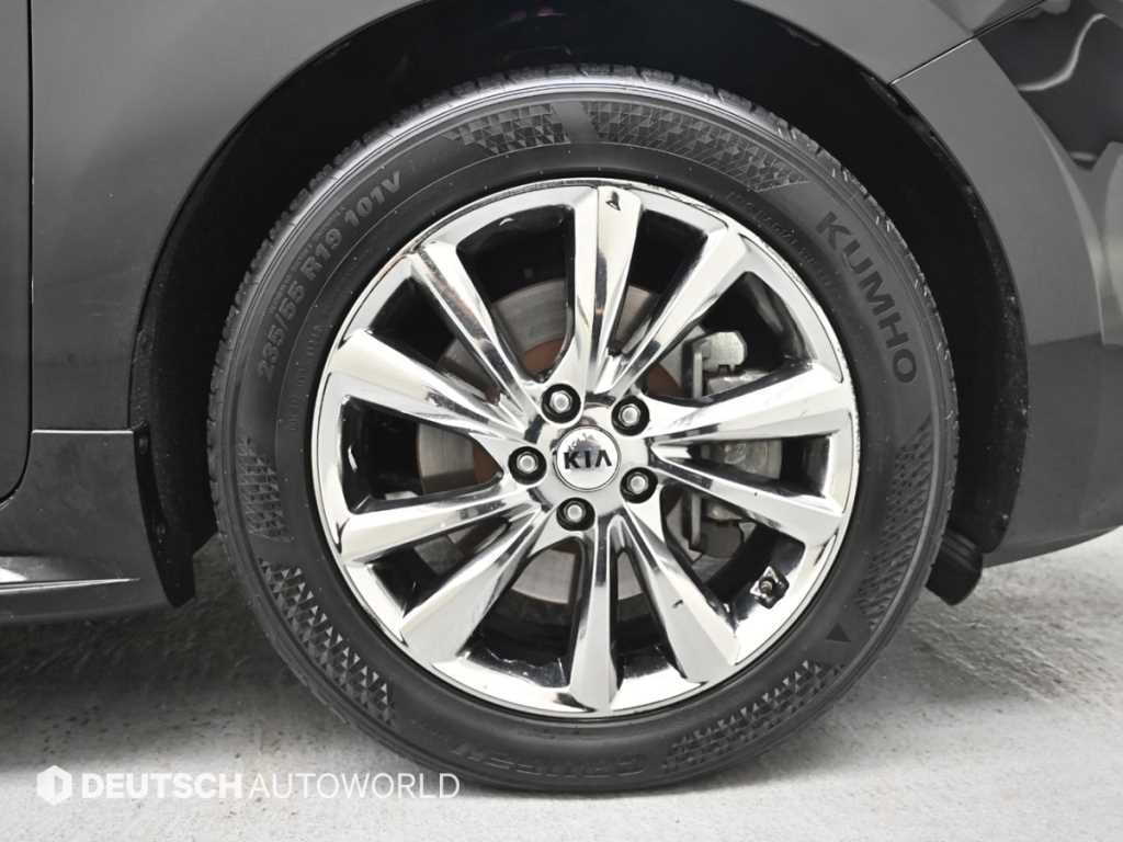 KIA Carnival - Vista 6