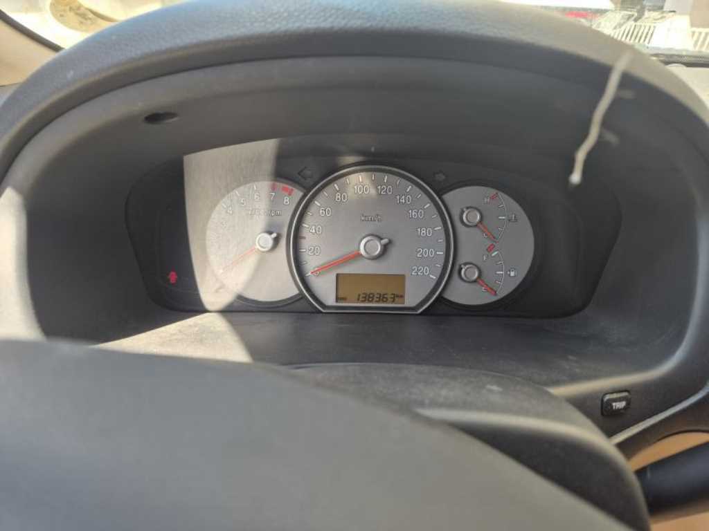 KIA Carens - Vista 7