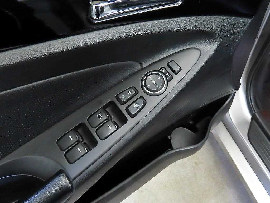 HYUNDAI Sonata 2011 Plateado - Importación desde Corea - HF Imports Iquique - Foto 17