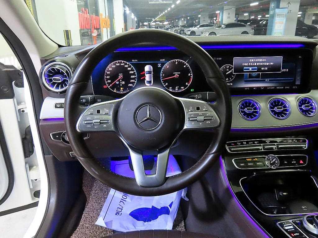 Mercedes Benz CLS Class - Vista 8