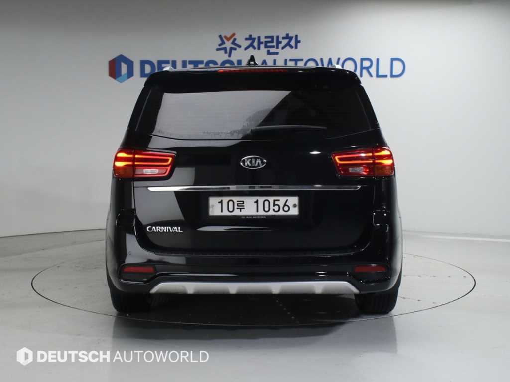 KIA Carnival - Vista 4