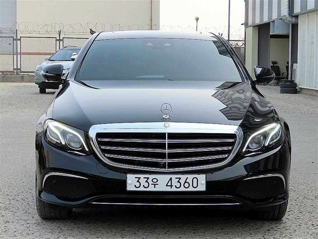 Mercedes Benz E class 2018 Negro - Importación desde Corea - HF Imports Iquique - Foto 1