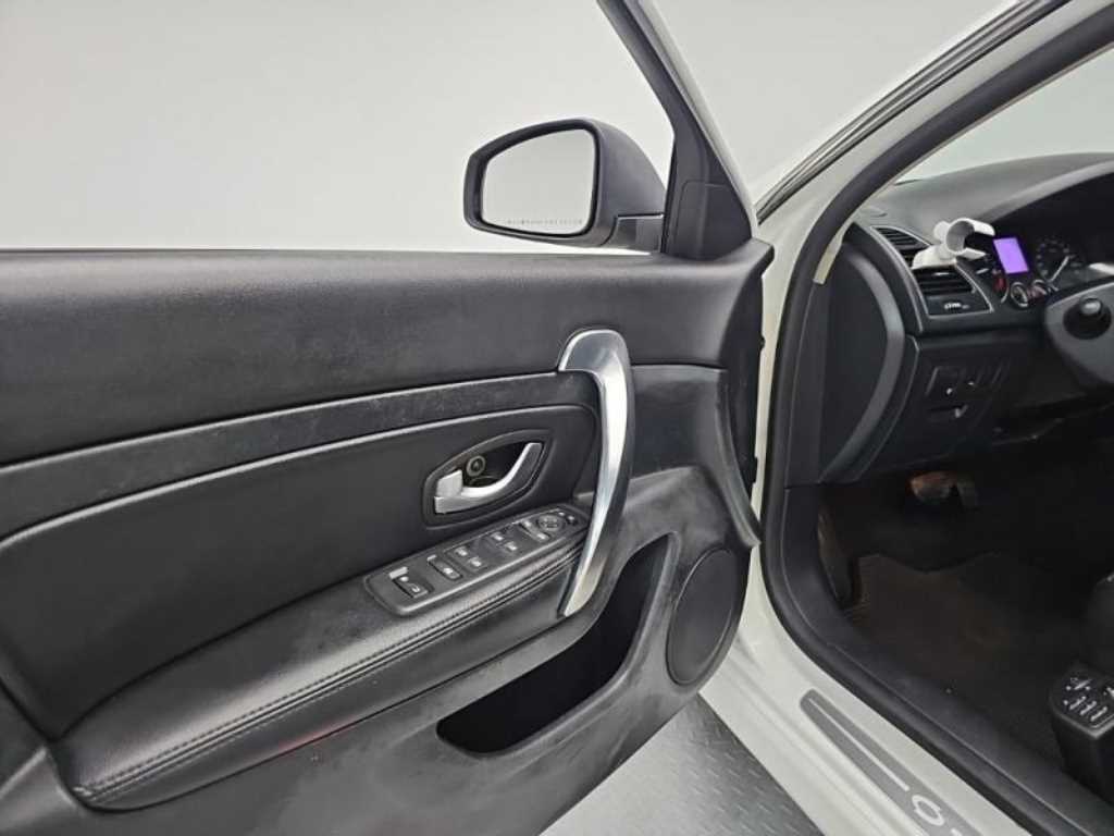 SAMSUNG SM5 2010 Blanco - Importación desde Corea - HF Imports Iquique - Foto 15