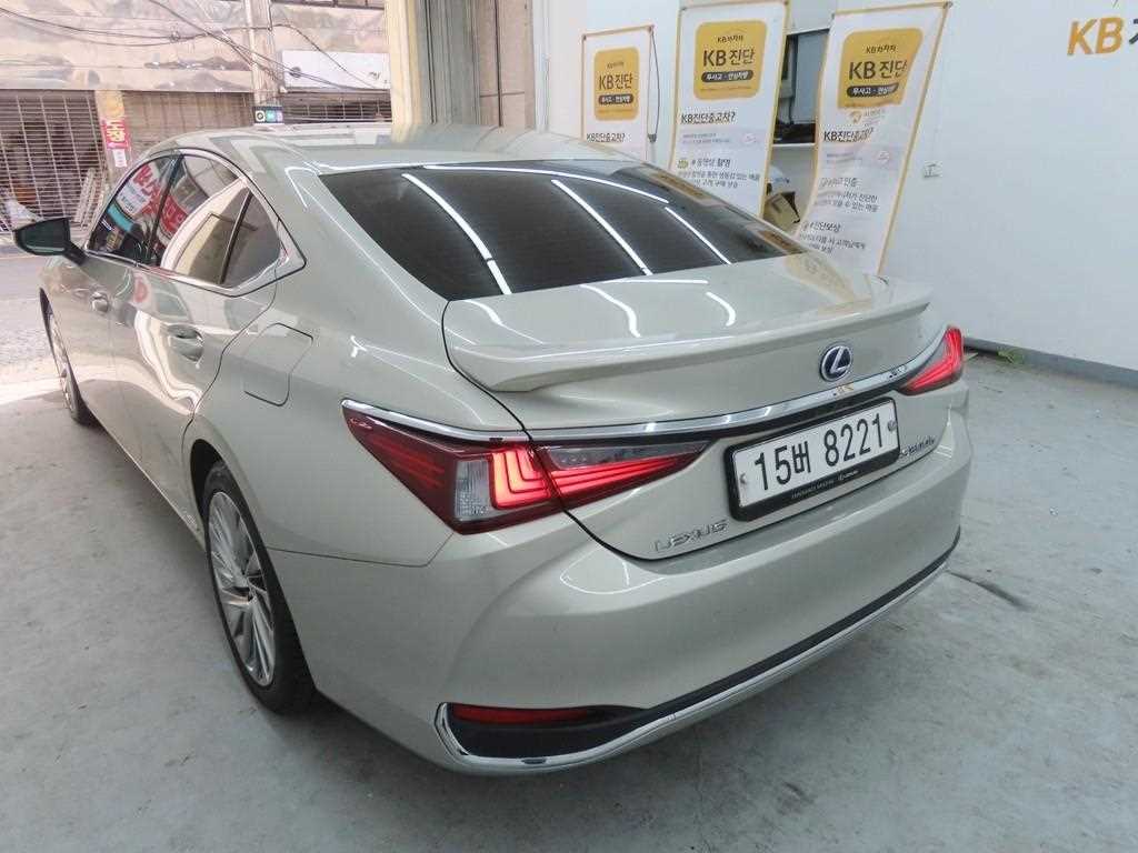 Lexus ES - Vista 4